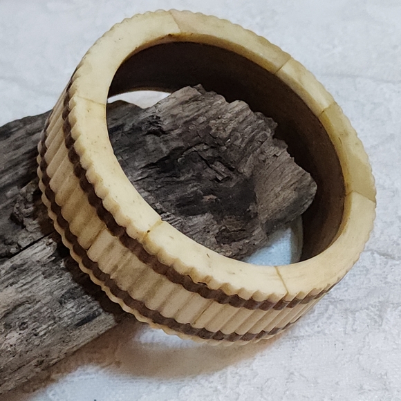 Vintage Boho Faux Bone Resin With Wood Inlay Bangle Cuff Bracelet - Picture 1 of 9
